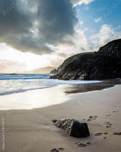 Foto coumeenoule harbour in south west ireland on the dingle peninsula on an autumn e