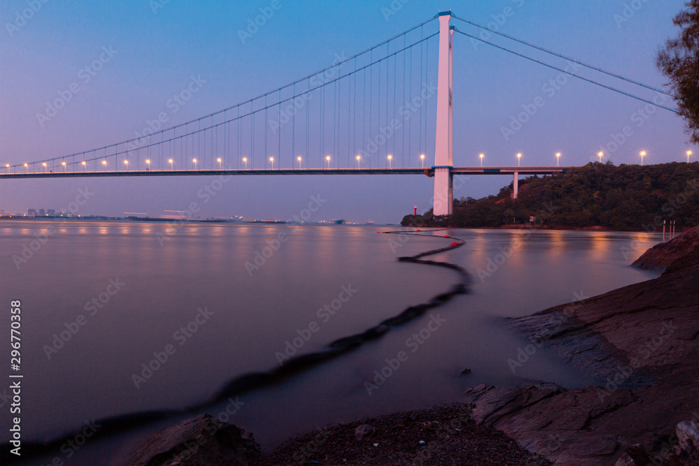 Obraz premium golden gate bridge at sunset