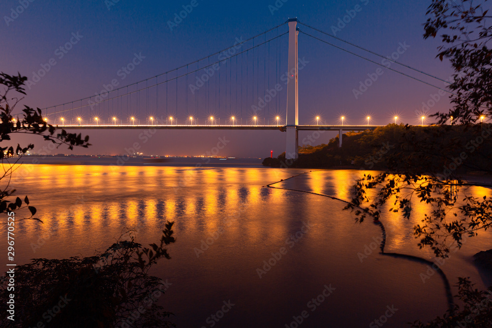 Obraz premium bridge at sunset