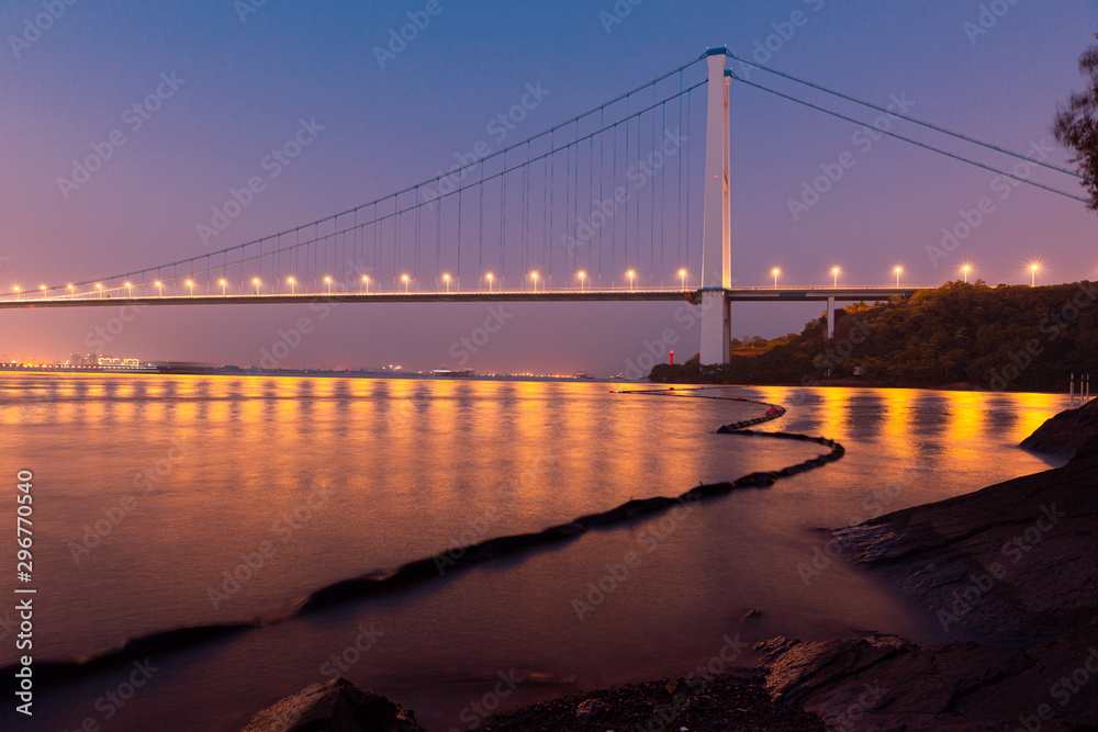 Fototapeta premium golden gate bridge at sunset