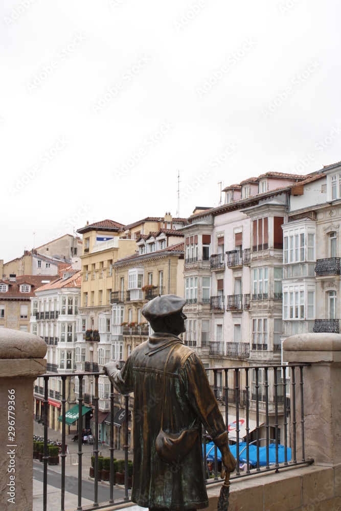 Celedón y balcones en Vitoria-Gasteiz