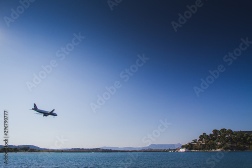 Plane arriving to an isle