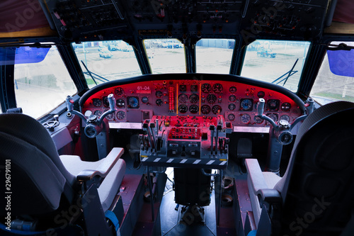 Obraz na plátně Cockpit Militärflugzeug Flugzeug Instrumente