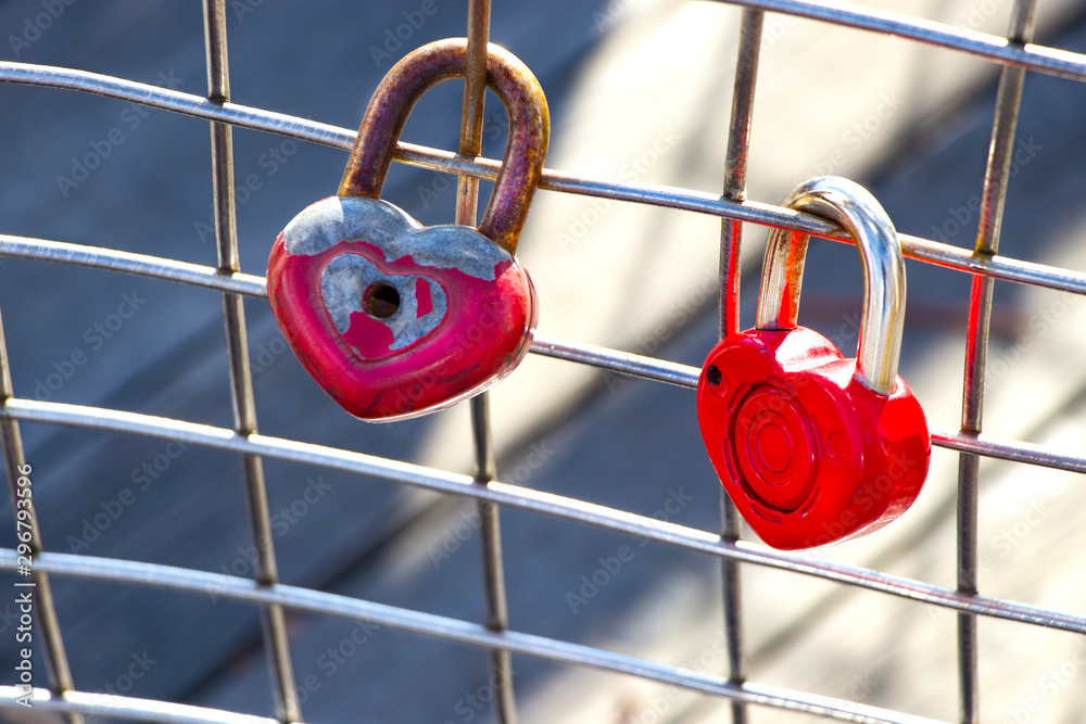 Castle of love. Traction hang padlock and throw away key on wedding day