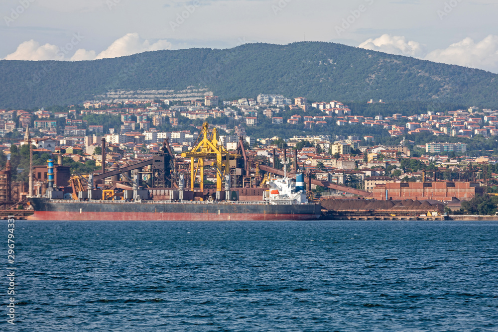 Fototapeta premium Loading Ship