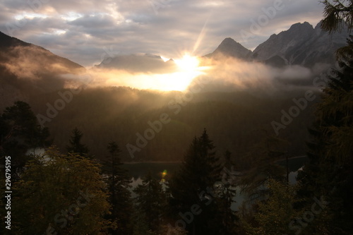 Sonnenaufgang in den Bergen