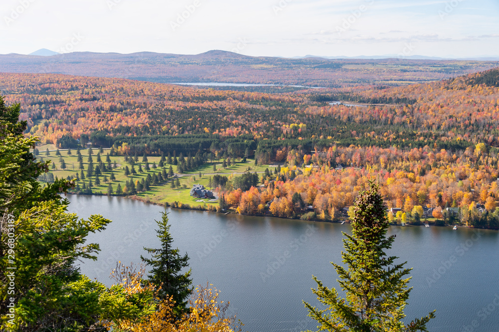 Autumn foliage in Quebec, from Mount Pinacle