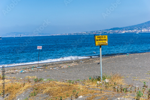 Divieto di balneazione in spiaggia