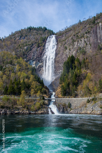 Waterfall / Cascada