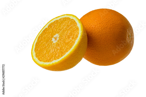 Pomarańcza izolowana na białym tle