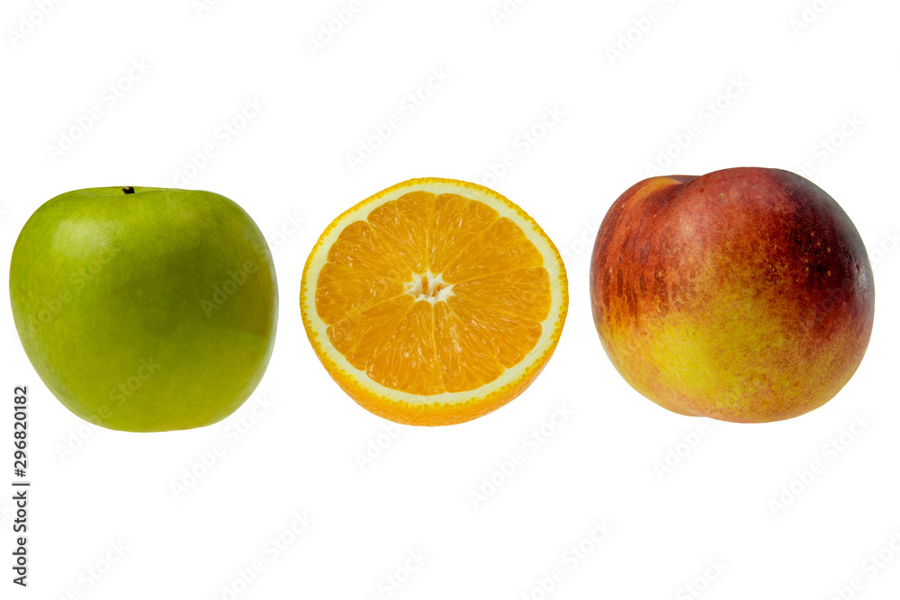 Świeże owoce izolowane na białym tle, pomarańcza kiwi jabłko śliwka - obrazy, fototapety, plakaty 