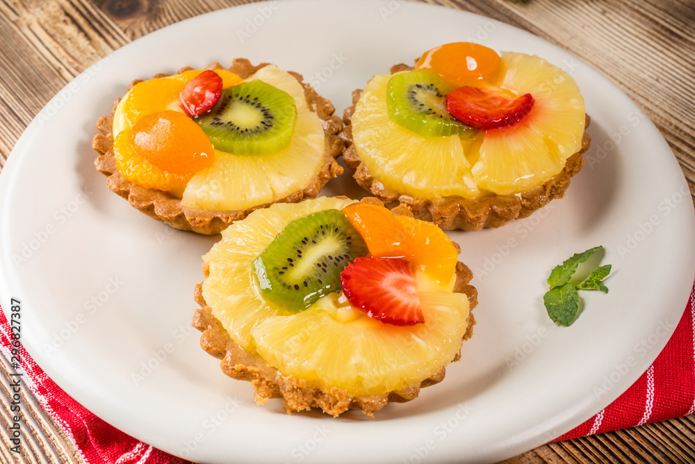 Mixed fruit tart. Mixed fruit tart.