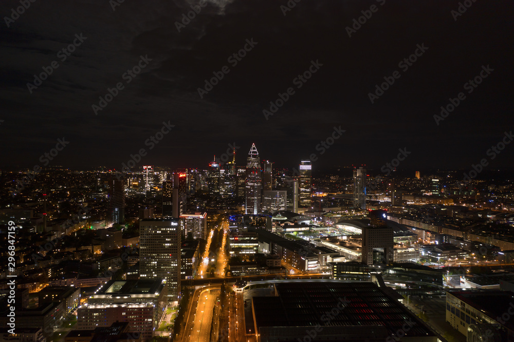Fototapeta premium Frankfurt am Main bei Nacht