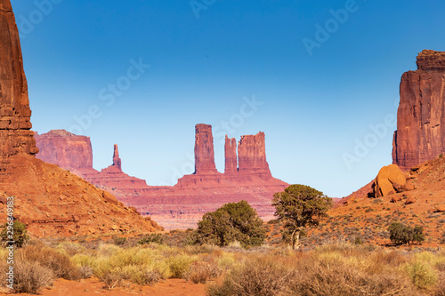 Monument Valley on a sunny day © Joe