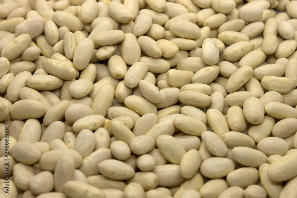 This is a photograph of White Kidney Beans This is a photograph of White Kidney Beans