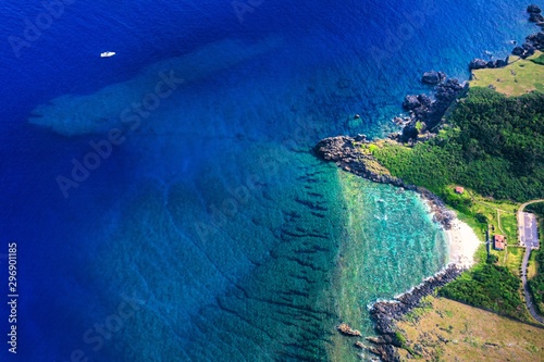沖縄県・与那国町 与那国島 空から眺めたダンヌ浜の風景