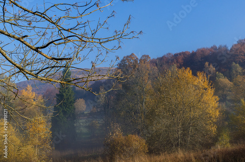 Fototapeta Naklejka Na Ścianę i Meble -  Bieszczady jesienią