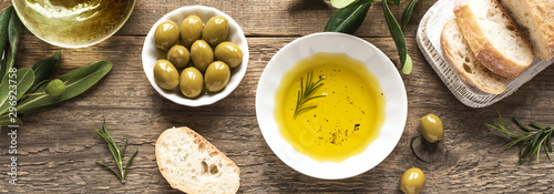 Obraz na plátně Olive Oil and bread