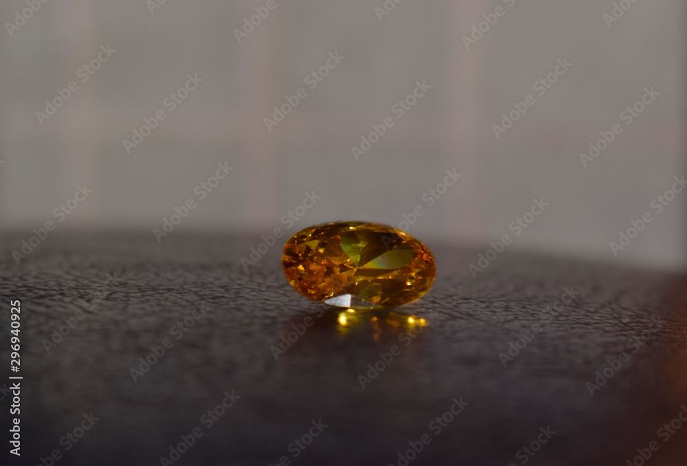 Yellow diamond Is a beautiful colored diamond Looking for drugs and expensive For making jewelry Yellow diamond Is a beautiful colored diamond Looking for drugs and expensive For making jewelry