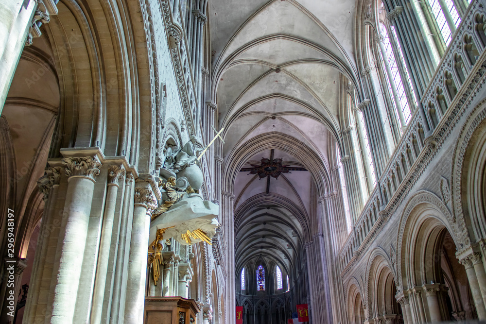 Bayeux. Intérieur de la cathédrale Notre-Dame. Calvados. Normandie	