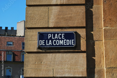 Street place de la comedie