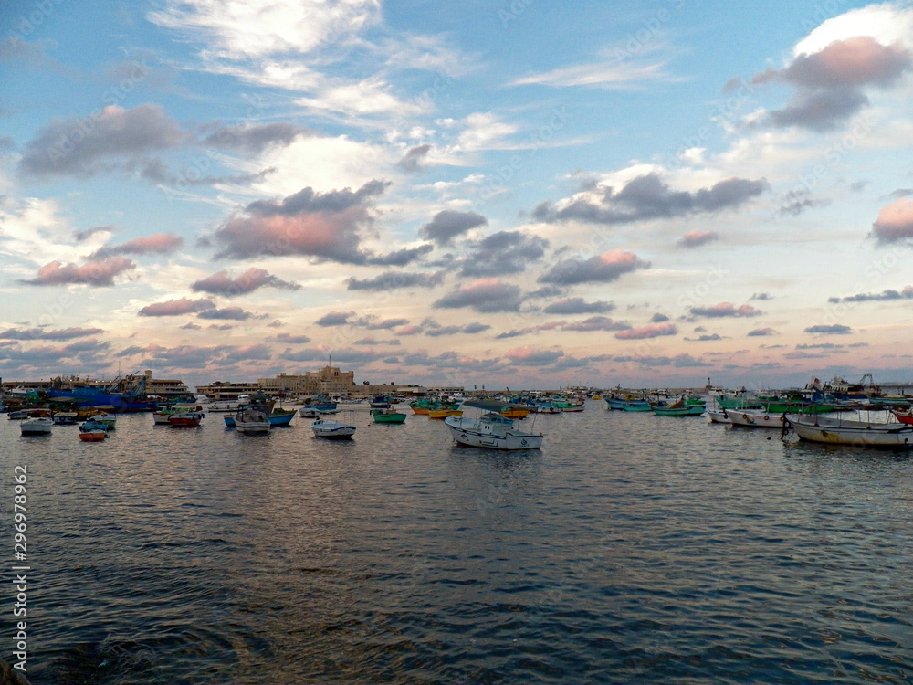 Fototapeta premium boat at sunset
