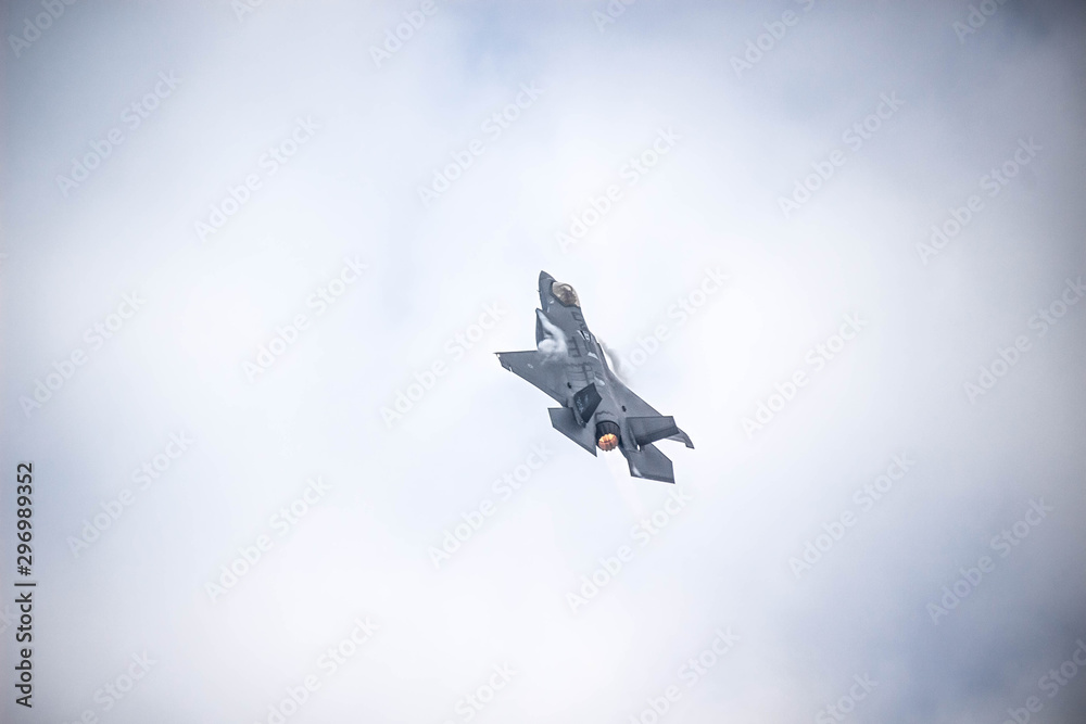 the F35 pulling some Gs the F35 pulling some Gs