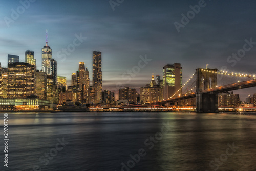 Fototapeta Naklejka Na Ścianę i Meble -  Dumbo - Brooklyn Bridge 