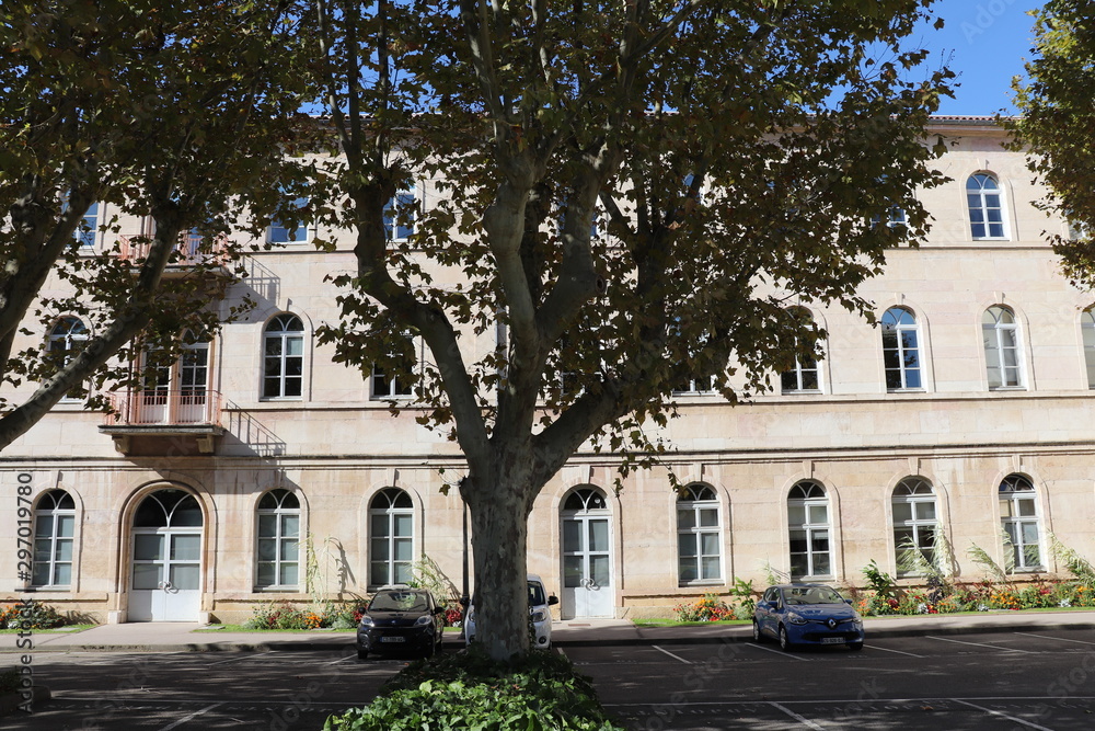 Hôtel de ville de la commune de Caluire et Cuire - Département du Rhône - Ancienne Maison des Frères des Ecoles Chrétiennes