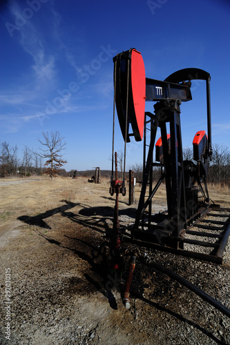 Konstfotografi Oil Pump Jack, estrazione petrolio nelle campagne dell'Oklahoma