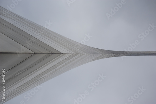 Gateway Arch, il monumentale arco di St. Louis porta verso ovest photo
