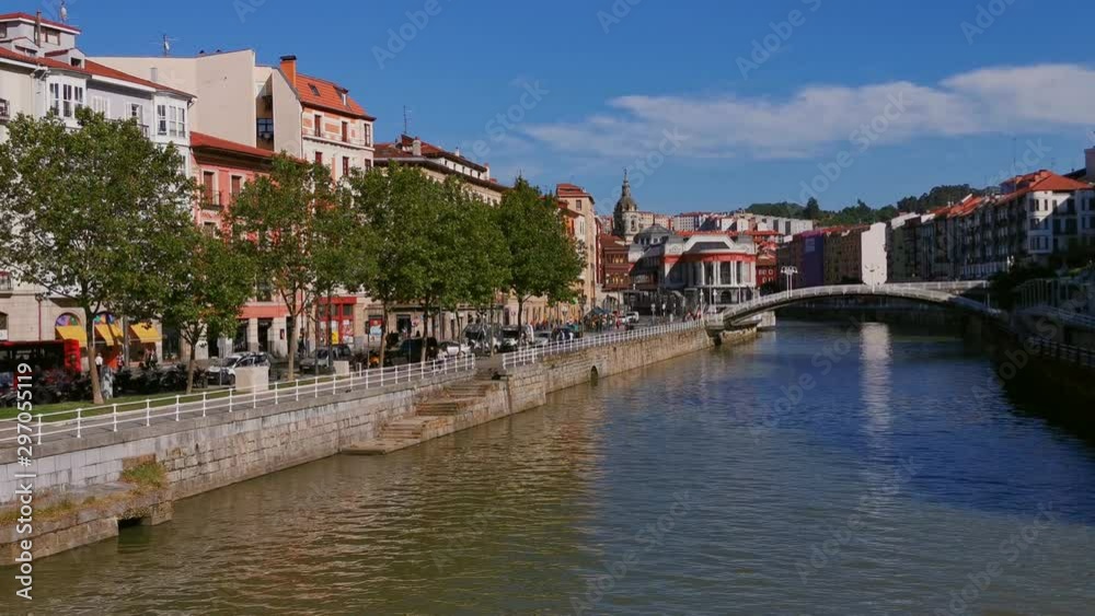 Estuary (Ria de Bilbao) as it passes through the old town Estuary (Ria de Bilbao) as it passes through the old town