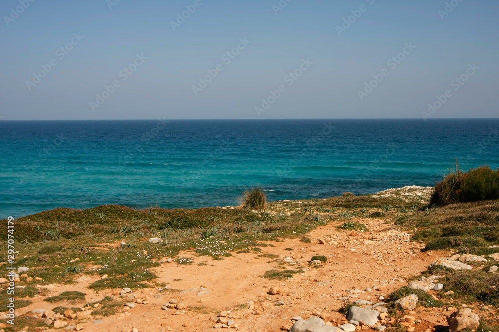Felsenküste bei Cala Ratjada auf Mallorca