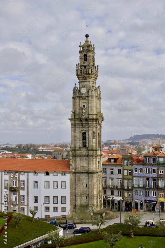 Torre dos Clérigos de Nicolau Nasoni, em Portugal, Porto