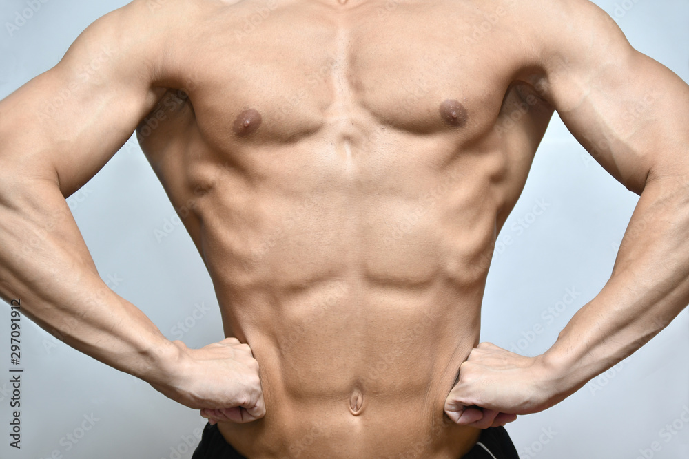 Fototapeta premium 鍛えた若者の身体