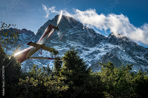 Fototapeta Naklejka Na Ścianę i Meble -  Mieguszowiecki Szczyt, Morskie Oko, Jesień, Tatry