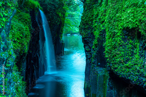 Fototapeta Naklejka Na Ścianę i Meble -  waterfall in forest, Takachiho, Miyazaki