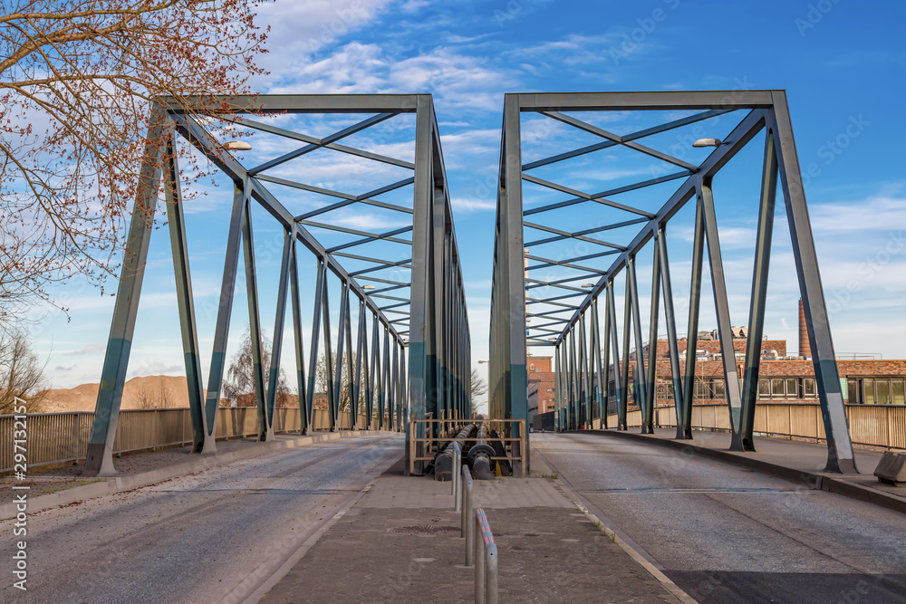 Brücke im Industrie Hafen von Hamburg