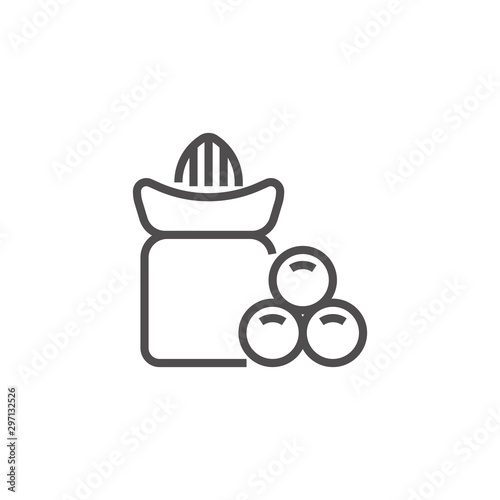 Juice squeezer icon vector. Linear style sign for mobile concept and web design. Juice squeezer symbol illustration. Pixel vector graphics - Vector.
