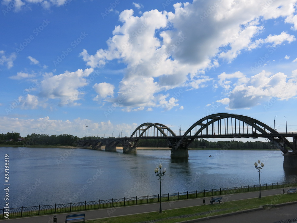 arch bridge over the Volga