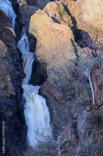 Chute d'eau à la tombée du jour - Kunene River - Namibie - Angola - Afrique