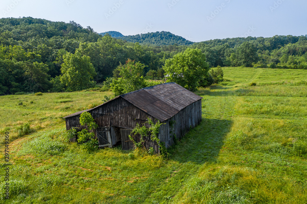 old abandoned barn 