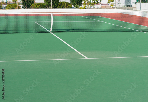Tennisplatz mit diversen Linien in der Detailansicht © ShDrohnenFly