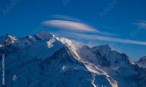 Fototapeta Naklejka Na Ścianę i Meble -  Cloud over Mont Blanc peak