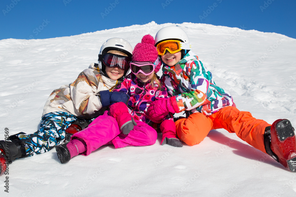 kids on alpin ski resort