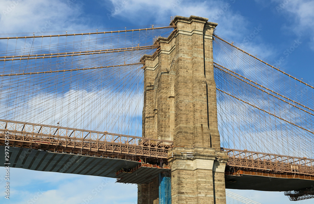 Obraz premium East pylon of Brooklyn Bridge, New York