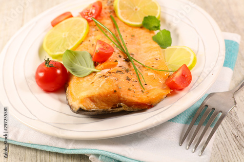 salmon fillet with tomato, basil and lemon