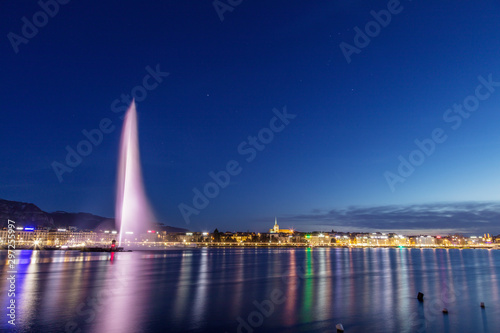 ジュネーブ噴水と夜景