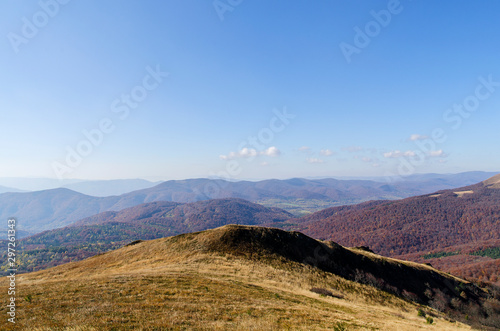 Fototapeta Naklejka Na Ścianę i Meble -  Z rozypańca na ukraińską stronę bieszczady