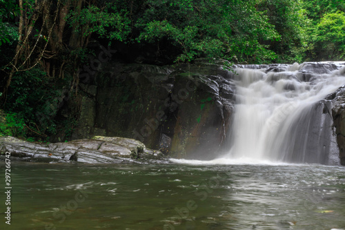 Fototapeta Naklejka Na Ścianę i Meble -  pala-u waterfall